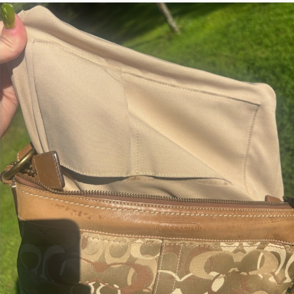 Coach Y2K Signature Tan and Brown Shoulder Bag EUC - Picture 6 of 15